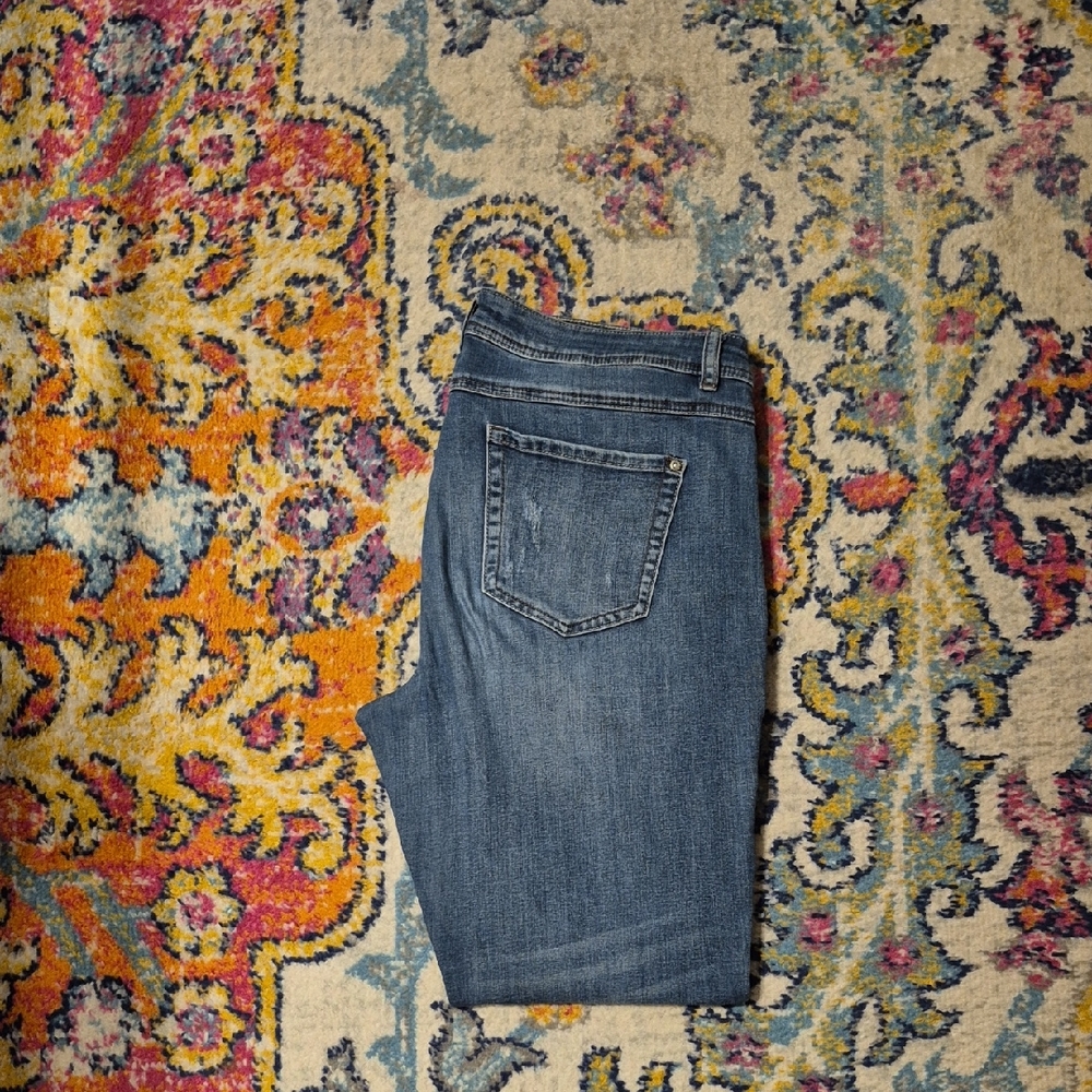 🎈Cato Distressed Medium Wash Jean